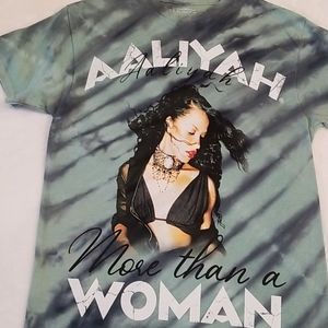 Wmns SMALL Aaliyah T-shirt